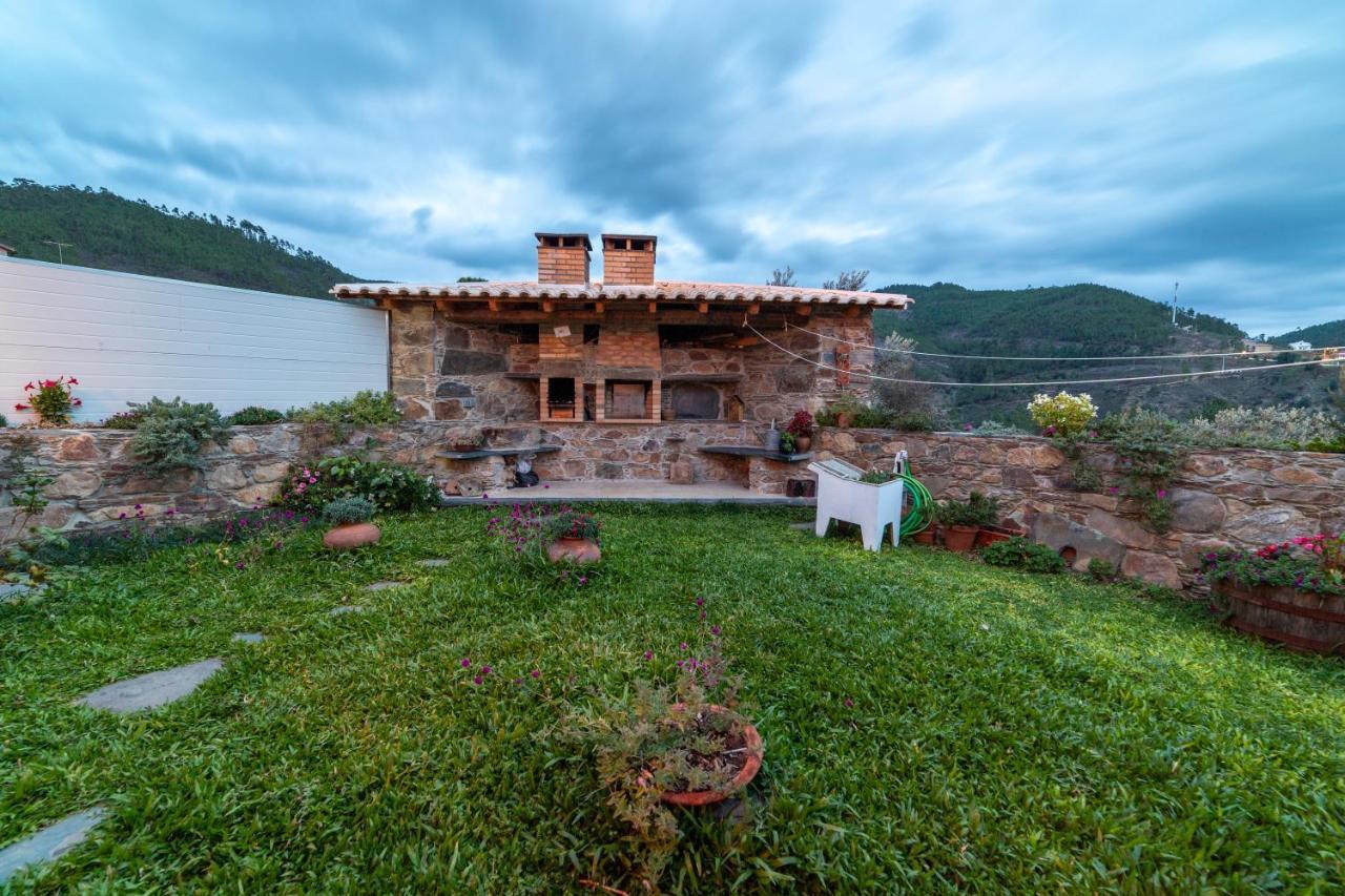 Sobreira Formosa O Palheiro - Vista Panoramica E Jacuzziゲストハウス エクステリア 写真